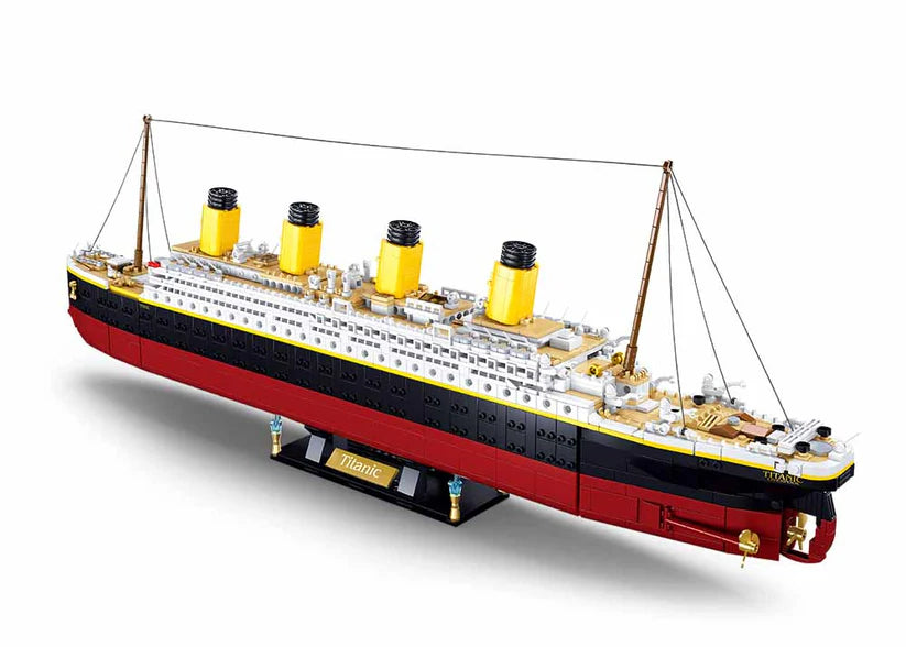 Large Titanic Model Blocks Build