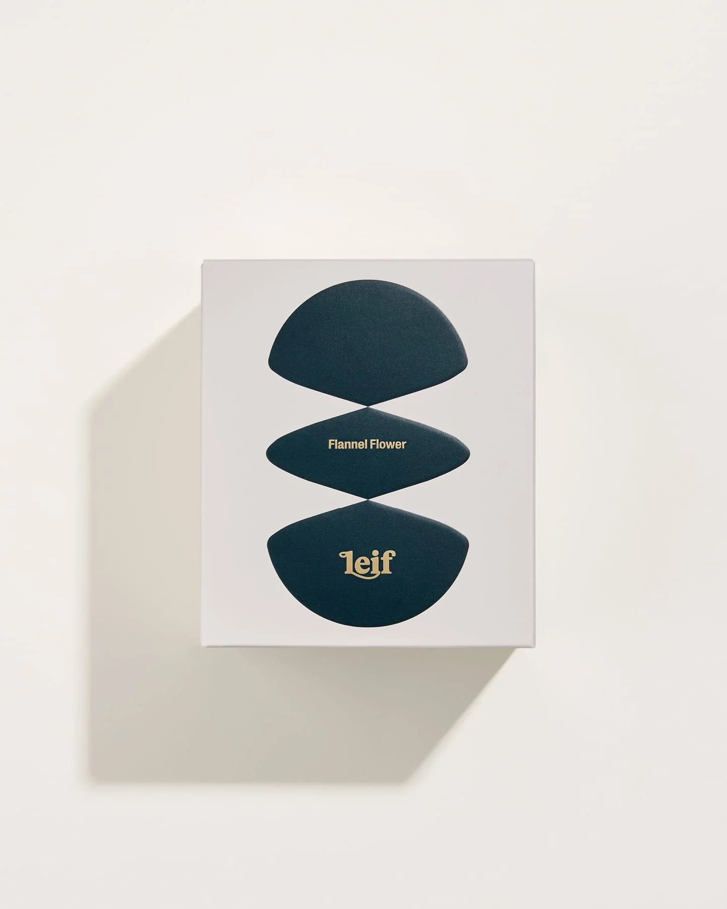 Leif Flannel Flower Candle 280g