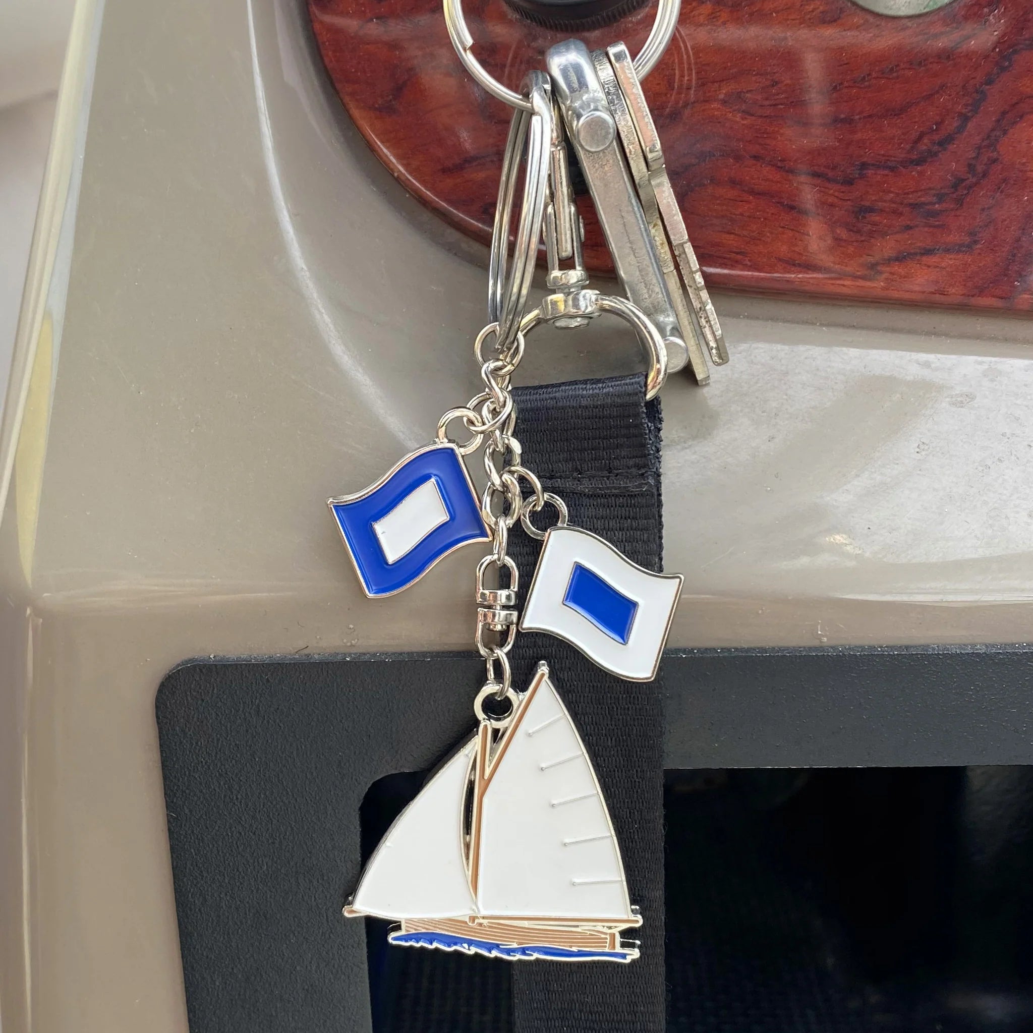 Keyring - Nautigo 'Sail Away' Sailboats in Tin