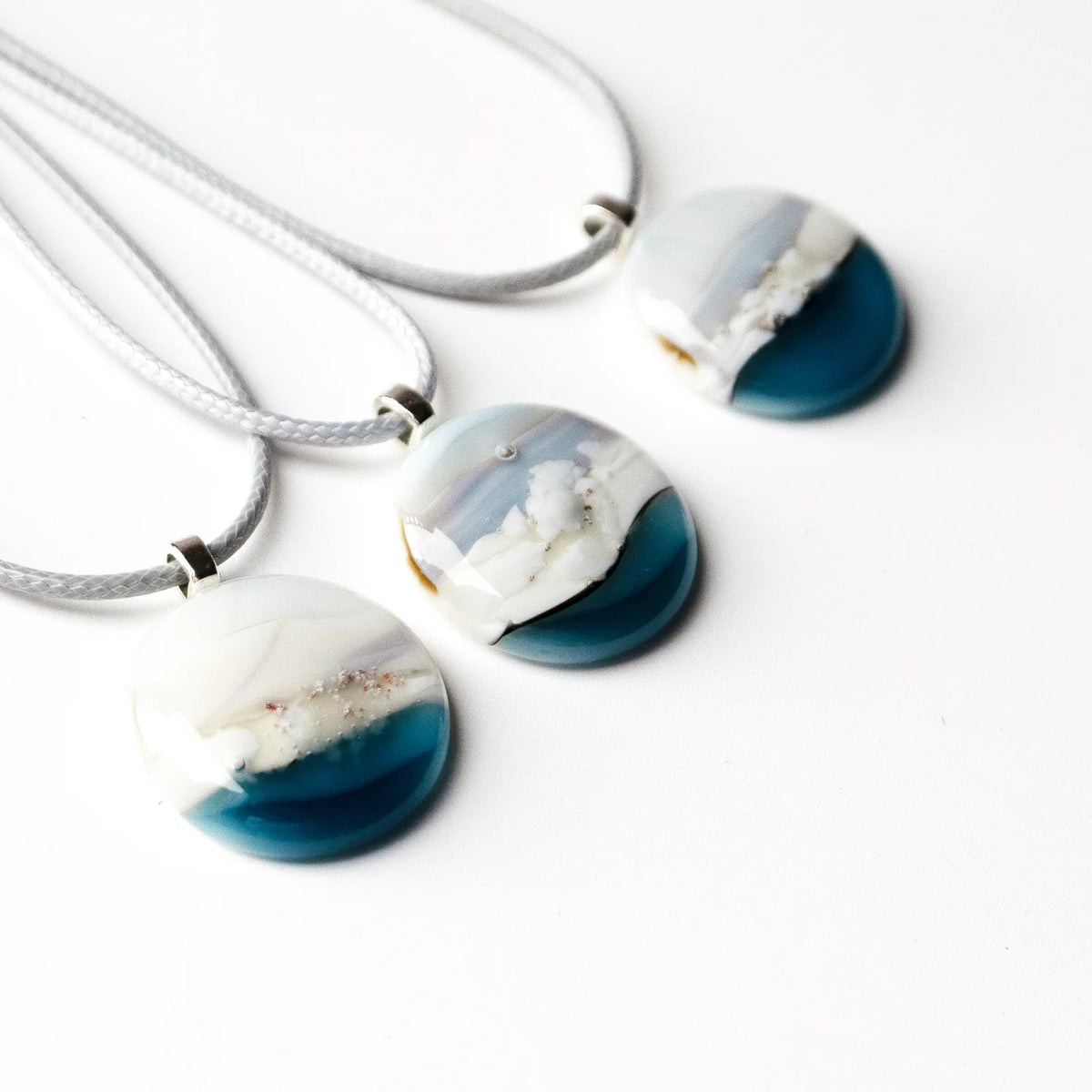 Ocean Essence Icy Shores Pendant