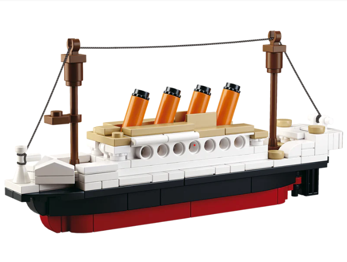 Small Titanic Model Blocks Build